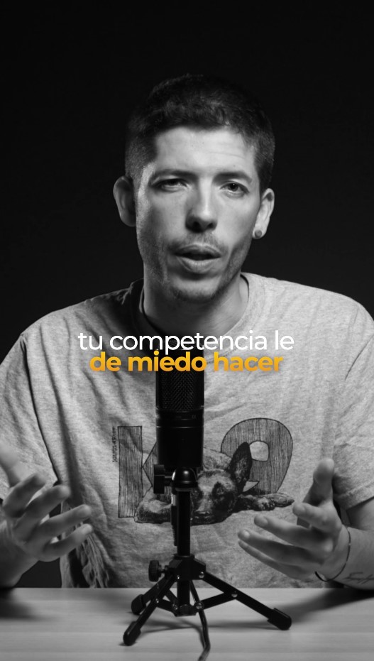 Edición dinámica de reel vertical para contenido de marketing digital Vídeo corto motivacional editado para marca personal y redes sociales